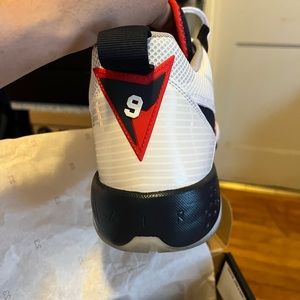 Men’s Basketball Jordan Size 10.5 (Olympic 9)